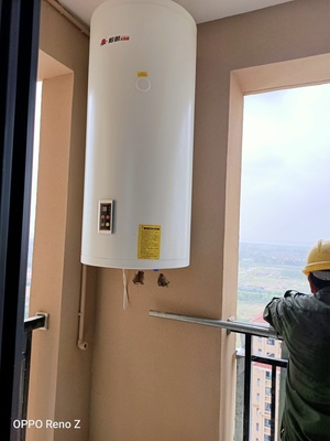 阳台壁挂太阳能热水器